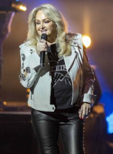Bonnie Tyler performs at Theater am Potsdamer Platz 070926 1 ac5d7461efb043fe8ee2d7004519b827